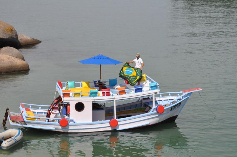 Barco Brulu | Passeios Privativos